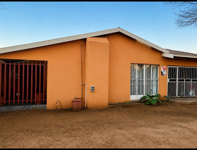 4 BEDROOM FREEHOLD FOR SALE IN VANDERBIJLPARK CE 2